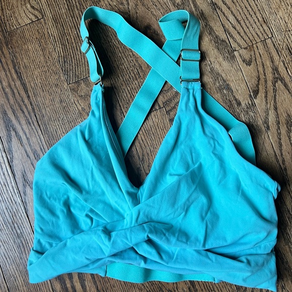 BuffBunny Turquoise Candy wrap Sports Bra - Picture 1 of 3